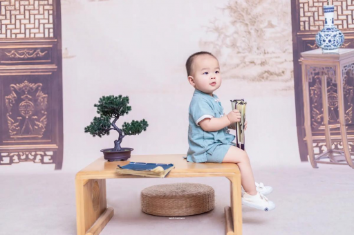 供卵包生男孩公司宝宝屁股淤青